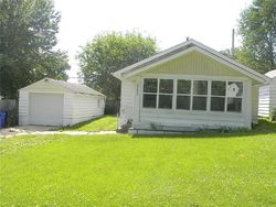 Pre-foreclosure in  MAPLEWOOD DR NE Cedar Rapids, IA 52402