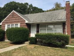 Pre-foreclosure in  BREAULT ST Putnam, CT 06260