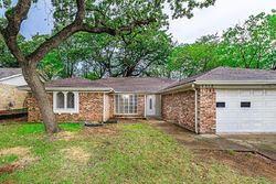 Pre-foreclosure in  CHARRED WOOD DR Arlington, TX 76016