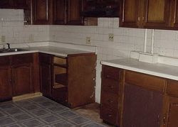 Pre-foreclosure in  N MAIN ST Decatur, IL 62526