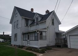 Pre-foreclosure in  13TH AVE Moline, IL 61265