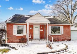 Pre-foreclosure in  RUNYAN AVE Lima, OH 45801