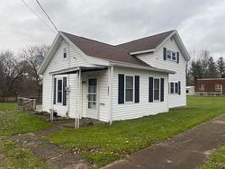 Pre-foreclosure in  N LAKE ST Oneida, NY 13421