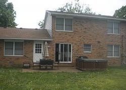 Pre-foreclosure in  RED BUD DR Wood River, IL 62095
