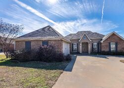 Pre-foreclosure in  FLEUR DE LIS RD Sterlington, LA 71280