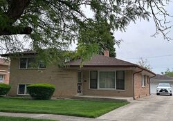 Pre-foreclosure in  GREENWOOD AVE South Holland, IL 60473