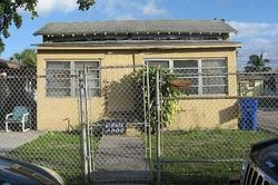 Pre-foreclosure in  NW 6TH PL Fort Lauderdale, FL 33311