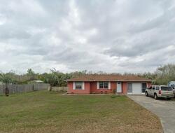 Pre-foreclosure in  QUEENS WAY Fruitland Park, FL 34731