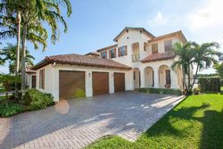 Pre-foreclosure in  NW 37TH CT Hollywood, FL 33024