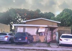 Pre-foreclosure in  NW 41ST ST Miami, FL 33127