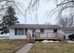 Pre-foreclosure Listing in 13TH ST CLARKFIELD, MN 56223