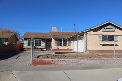 Pre-foreclosure in  2ND ST E Palmdale, CA 93550