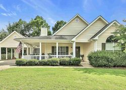 Pre-foreclosure in  CALICO LOOP Grantville, GA 30220