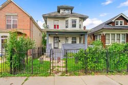 Pre-foreclosure in  W THOMAS ST Chicago, IL 60651