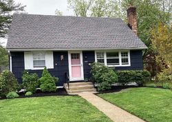 Pre-foreclosure in  MADISON AVE Clementon, NJ 08021