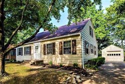 Pre-foreclosure in  N 5TH ST Pekin, IL 61554