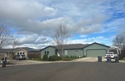 Pre-foreclosure in  TORRI LN White City, OR 97503