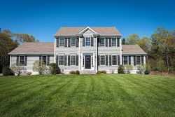 Pre-foreclosure Listing in BILLYS LN DIGHTON, MA 02715