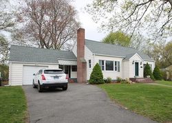 Pre-foreclosure in  ALLENCREST DR Stratford, CT 06614
