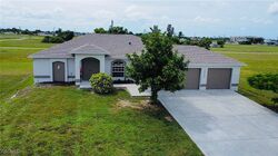 Pre-foreclosure in  NE 17TH TER Cape Coral, FL 33909