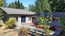 Pre-foreclosure in  E GRAPEVIEW LOOP RD Allyn, WA 98524