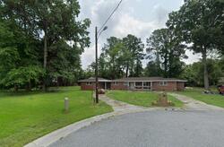 Pre-foreclosure in  HUNTERS CT Suffolk, VA 23435