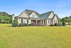 Pre-foreclosure in  HUNTER FARM DR Senoia, GA 30276