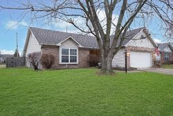 Pre-foreclosure in  GARDEN GRACE DR Indianapolis, IN 46239