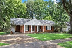 Pre-foreclosure in  OAK RIDGE DR Memphis, TN 38111