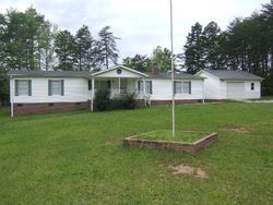 Pre-foreclosure in  ROCKY KNOLL DR Roebuck, SC 29376