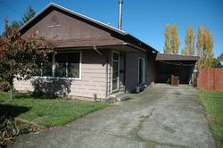 Pre-foreclosure in  BLAINE ST Woodburn, OR 97071