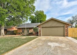 Pre-foreclosure in  MORREN DR Norman, OK 73071