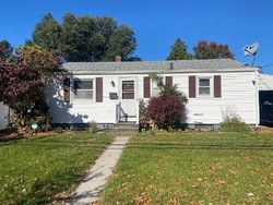 Pre-foreclosure in  BERKSHIRE AVE Springfield, MA 01109