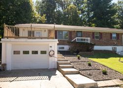 Pre-foreclosure in  PINEWOOD DR Radcliff, KY 40160