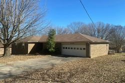 Pre-foreclosure in  HONEYSUCKLE RD Paragould, AR 72450