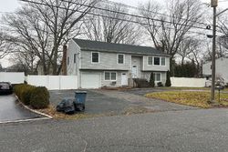 Pre-foreclosure in  DORCHESTER RD Ronkonkoma, NY 11779