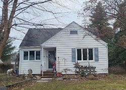 Pre-foreclosure in  ROLLING RD Middlesex, NJ 08846