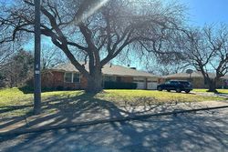 Pre-foreclosure in  GREENLAND WAY Grand Prairie, TX 75050