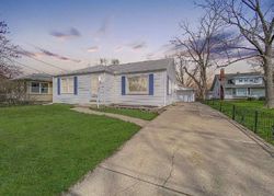 Pre-foreclosure in  W HEADING AVE Peoria, IL 61604