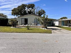 Pre-foreclosure in  CANTERBURY DR NE Winter Haven, FL 33881