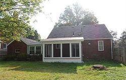 Pre-foreclosure in  KIOWA DR Youngstown, OH 44511