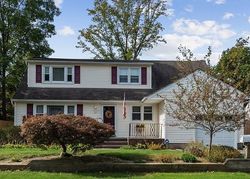 Pre-foreclosure in  SCHILLER AVE Huntington Station, NY 11746