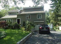 Pre-foreclosure Listing in SPENCER PL PARAMUS, NJ 07652