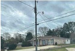 Pre-foreclosure in  EMERALD DR W Mobile, AL 36619