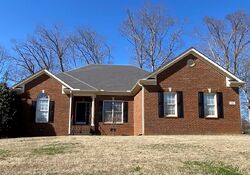 Pre-foreclosure in  PEARLE COVE DR Huntsville, AL 35806