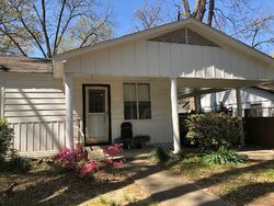 Pre-foreclosure in  GORDON AVE Monroe, LA 71202