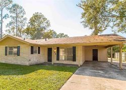 Pre-foreclosure in  FONTAINBLEAU DR Baton Rouge, LA 70819