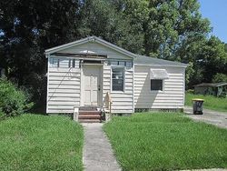 Pre-foreclosure in  CHESTNUT DR Jacksonville, FL 32208