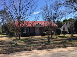 Pre-foreclosure in  CHAMLEE DR Fort Valley, GA 31030