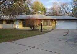 Pre-foreclosure in  PIRRIN DR Waterford, MI 48329
